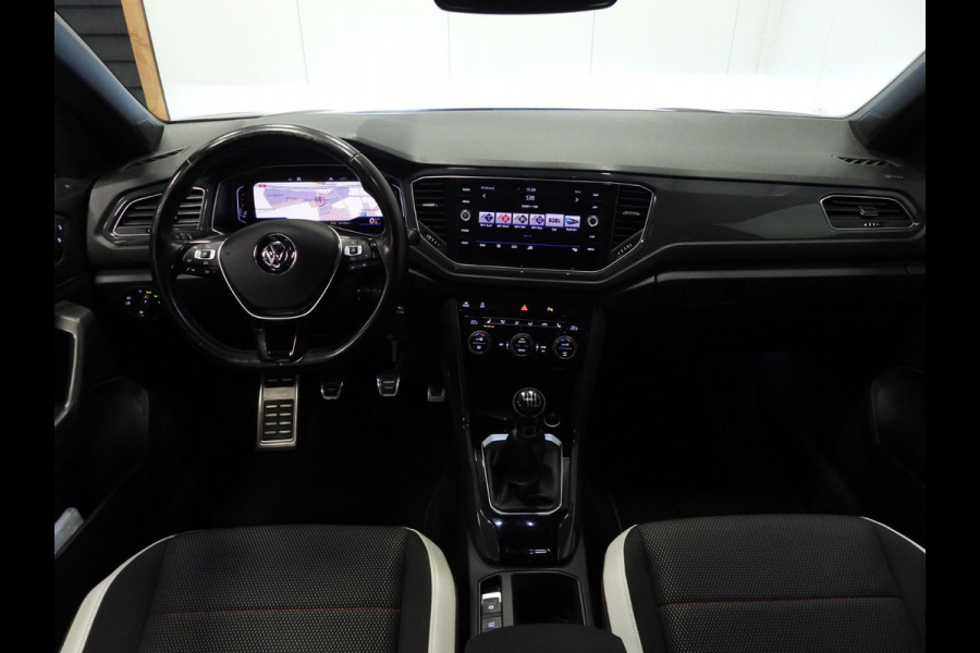Volkswagen T-Roc 1.5 TSI Sport NAVI/CAMERA/LED/TREKH./17"LMV!