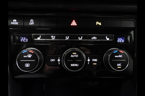 Volkswagen T-Roc 1.5 TSI Sport NAVI/CAMERA/LED/TREKH./17"LMV!