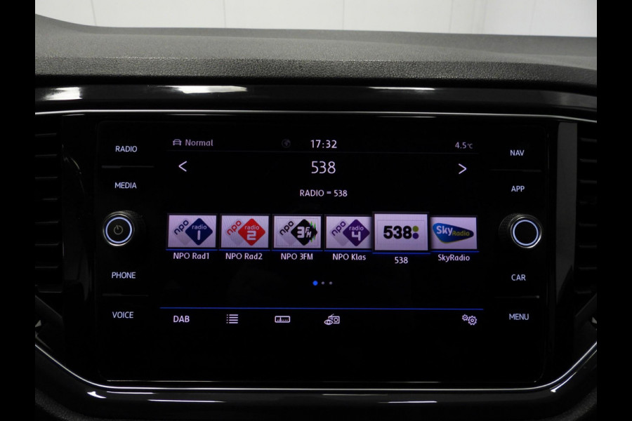 Volkswagen T-Roc 1.5 TSI Sport NAVI/CAMERA/LED/TREKH./17"LMV!