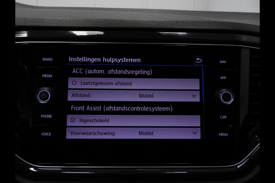 Volkswagen T-Roc 1.5 TSI Sport NAVI/CAMERA/LED/TREKH./17"LMV!