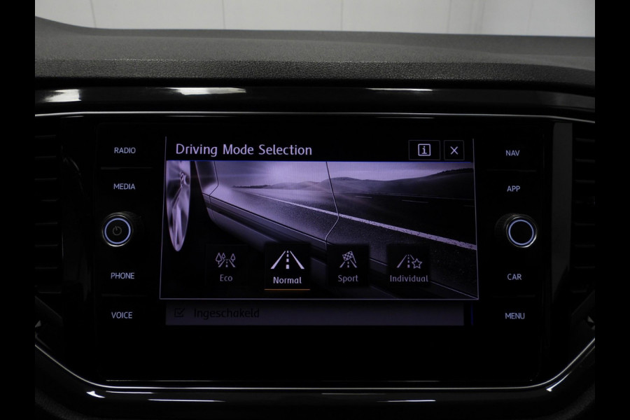 Volkswagen T-Roc 1.5 TSI Sport NAVI/CAMERA/LED/TREKH./17"LMV!