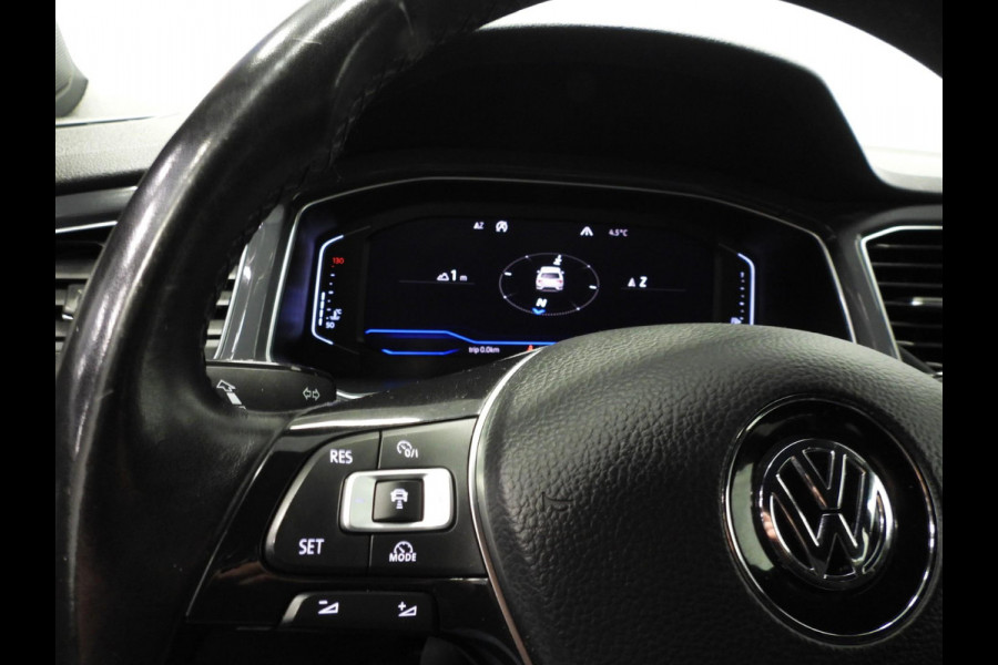 Volkswagen T-Roc 1.5 TSI Sport NAVI/CAMERA/LED/TREKH./17"LMV!