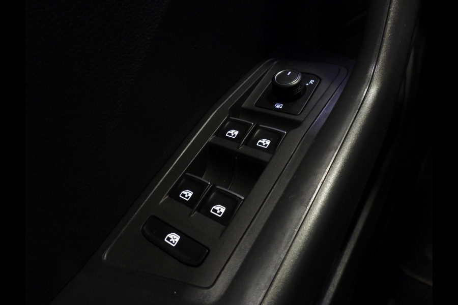 Volkswagen T-Roc 1.5 TSI Sport NAVI/CAMERA/LED/TREKH./17"LMV!