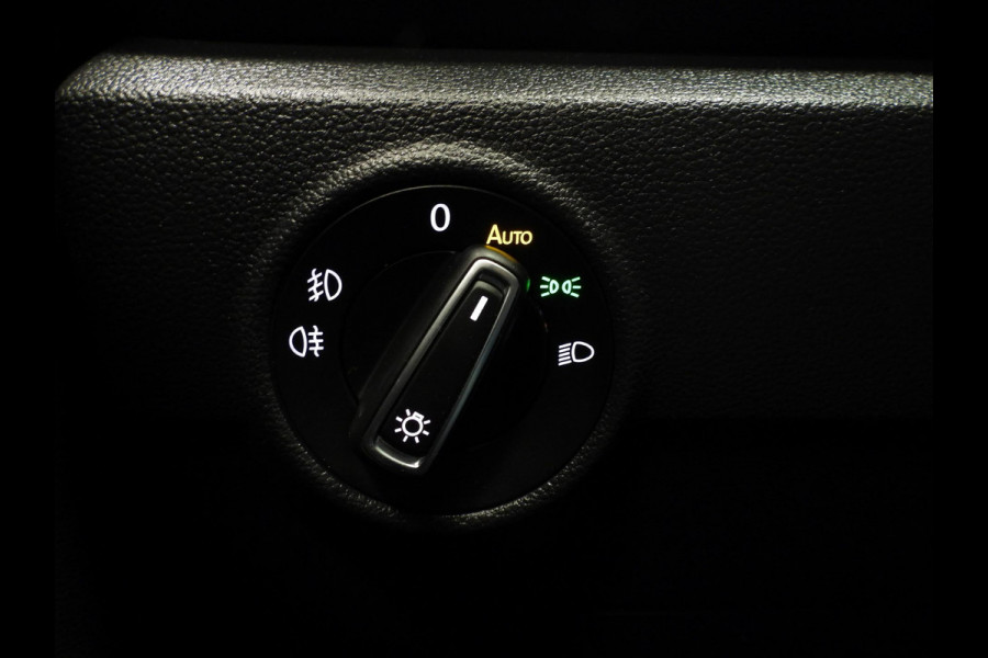 Volkswagen T-Roc 1.5 TSI Sport NAVI/CAMERA/LED/TREKH./17"LMV!