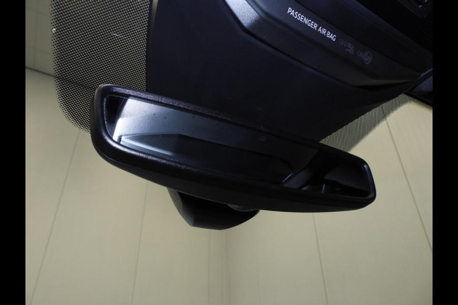 Volkswagen T-Roc 1.5 TSI Sport NAVI/CAMERA/LED/TREKH./17"LMV!