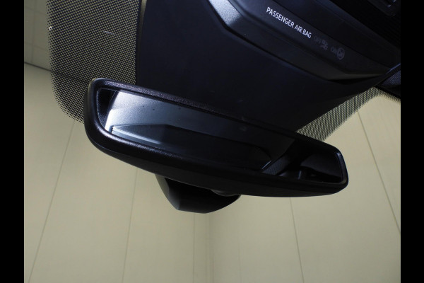 Volkswagen T-Roc 1.5 TSI Sport NAVI/CAMERA/LED/TREKH./17"LMV!