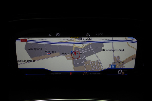 Volkswagen T-Roc 1.5 TSI Sport NAVI/CAMERA/LED/TREKH./17"LMV!