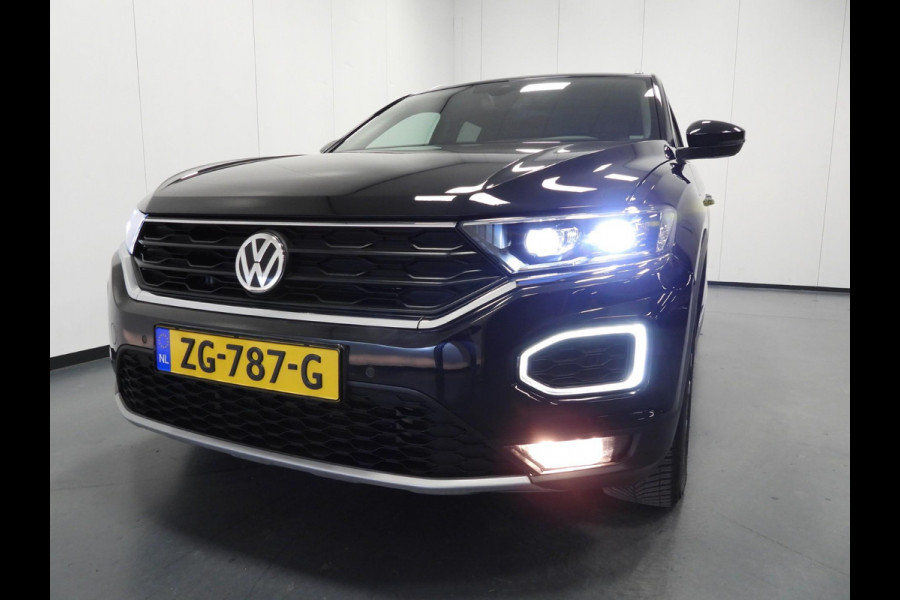 Volkswagen T-Roc 1.5 TSI Sport NAVI/CAMERA/LED/TREKH./17"LMV!