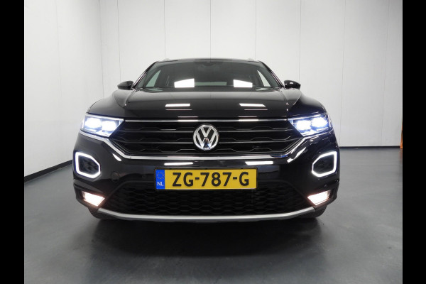 Volkswagen T-Roc 1.5 TSI Sport NAVI/CAMERA/LED/TREKH./17"LMV!