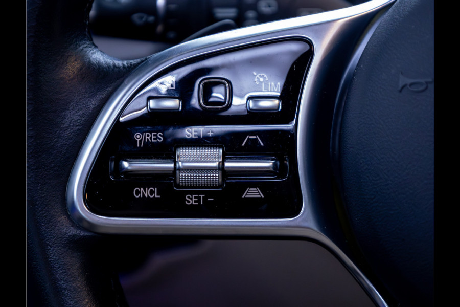 Mercedes-Benz EQC 400 4MATIC Business Solution Luxury 80 kWh | Burmester | Leer | Schuif- kanteldak | Stoelverwarming | Elec. klep, Head-up, Verkeerscamera's, Matrix Led