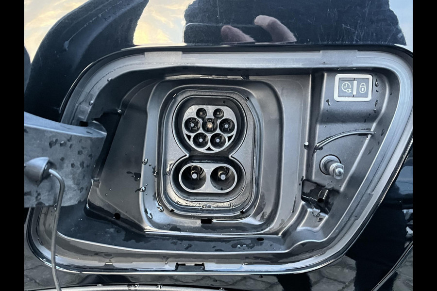 Peugeot e-2008 EV Active Pack 50 kWh SOH 91% | 3-FASE OPLADER | CAMERA | COMPLEET ONDERHOUDEN | RIJKLAAR | INCLUSIEF 12 MND BOVAG GARANTIE