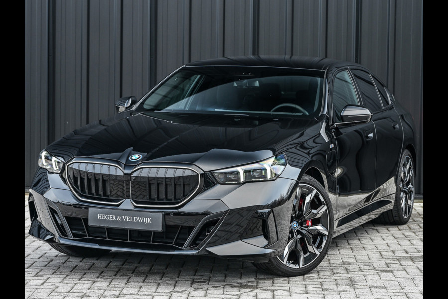 BMW 5 Serie 550e xDrive M Sport pro · Driving Assistant Professional · Stoel verwarming en ventilatie · Adaptive Suspension · Iconic Glow ·