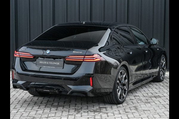 BMW 5 Serie 550e xDrive M Sport pro · Driving Assistant Professional · Stoel verwarming en ventilatie · Adaptive Suspension · Iconic Glow ·