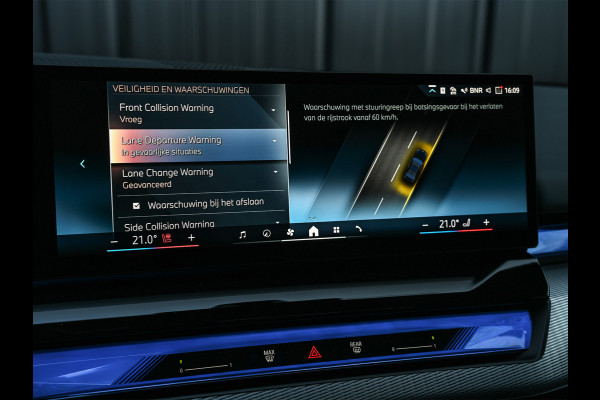 BMW 5 Serie 550e xDrive M Sport pro · Driving Assistant Professional · Stoel verwarming en ventilatie · Adaptive Suspension · Iconic Glow ·