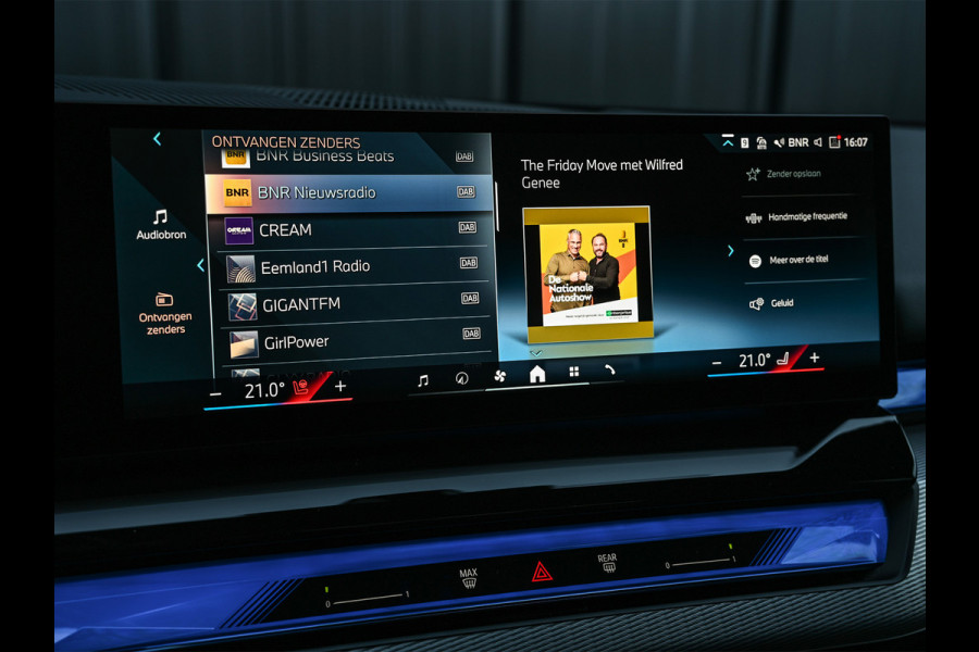 BMW 5 Serie 550e xDrive M Sport pro · Driving Assistant Professional · Stoel verwarming en ventilatie · Adaptive Suspension · Iconic Glow ·