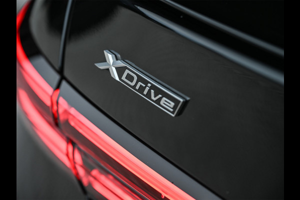 BMW 5 Serie 550e xDrive M Sport pro · Driving Assistant Professional · Stoel verwarming en ventilatie · Adaptive Suspension · Iconic Glow ·