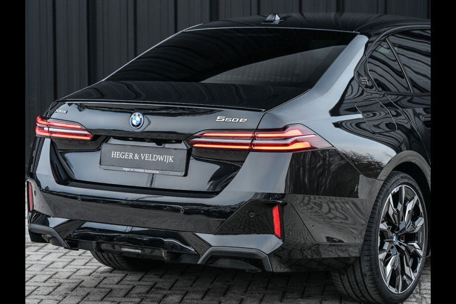 BMW 5 Serie 550e xDrive M Sport pro · Driving Assistant Professional · Stoel verwarming en ventilatie · Adaptive Suspension · Iconic Glow ·
