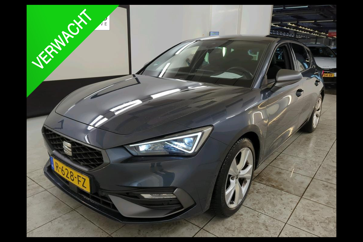 Seat Leon Sportstourer 1.0 TSI FR Business Intense NL-AUTO | CAMERA | STOEL/STUUR VERWARMING