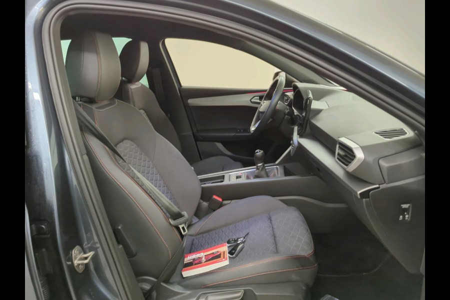 Seat Leon Sportstourer 1.0 TSI FR Business Intense NL-AUTO | CAMERA | STOEL/STUUR VERWARMING