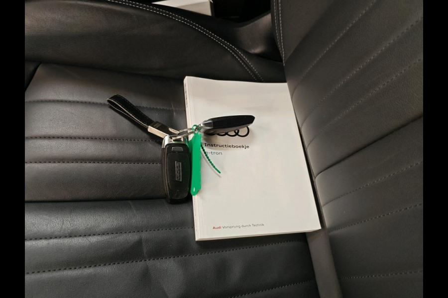 Audi e-tron 55 quattro Business edition Plus 95 kWh NL-AUTO | PANODAK | SOH 93% | TREKHAAK