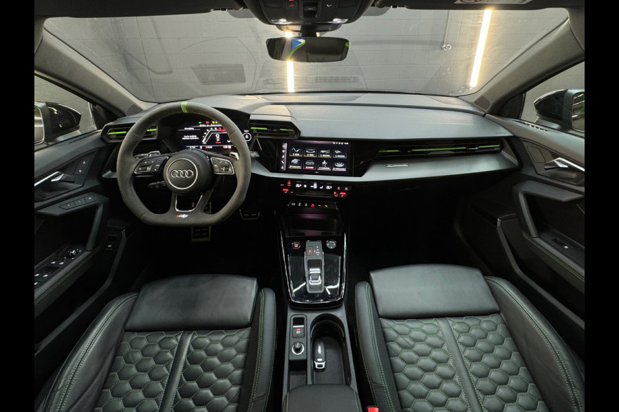 Audi RS3 Limousine 2.5 TFSI quattro Pano|Ceramic|HuD|Memory