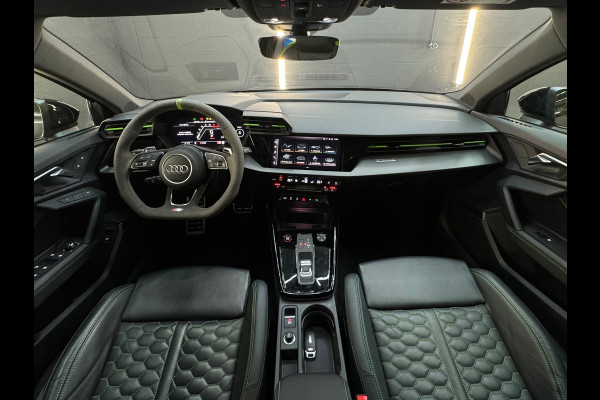 Audi RS3 Limousine 2.5 TFSI quattro Pano|Ceramic|HuD|Memory