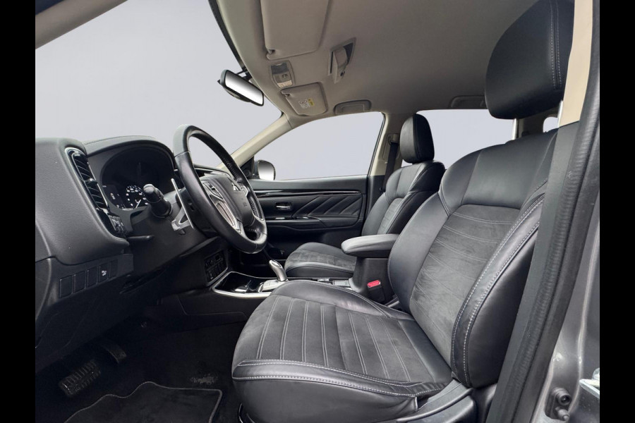 Mitsubishi Outlander 2.4 PHEV Pure+, vele opties, achteruitrijcamera, leder, 18 inch, trekhaak, NL auto met nap