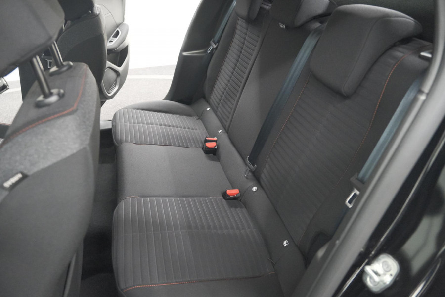 Peugeot 208 PureTech 100 EAT8 Active Pack | Parkeersensoren | Apple Carplay | Airco