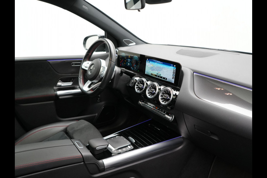 Mercedes-Benz B-Klasse 250 e AMG Limited 218pk PHEV | Panodak | Camera | Night Pakket | Alcantara Sportstoelen Verwarmd | Apple Carplay | Widescreen Cockpit | Navigatie | Lane Assist | Virtual | DAB |