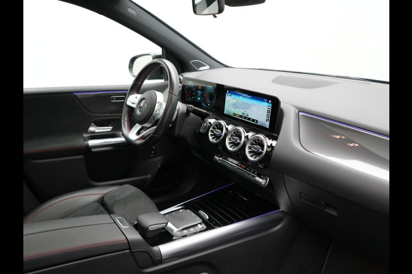 Mercedes-Benz B-Klasse 250 e AMG Limited 218pk PHEV | Panodak | Camera | Night Pakket | Alcantara Sportstoelen Verwarmd | Apple Carplay | Widescreen Cockpit | Navigatie | Lane Assist | Virtual | DAB |