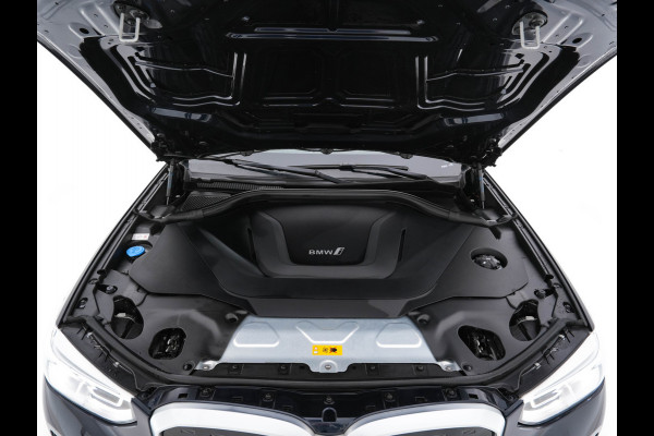 BMW iX3 High Executive 80 kWh [3-Fase-11kW]{SOH-100%} (INCL-BTW) Aut. *PANO | LEATHER | HARMAN/KARDON | FULL-LED | BLINDSPOT | MEMORY-PACK | DIGI-COCKPIT | HEATED-SPORTSEATS | KEYLESS | TOPVIEW | DAB+ | NAVI-FULLMAP | TOWBAR | HEAD-UP | 20'"*