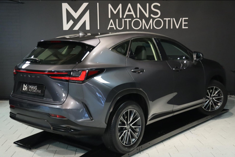 Lexus NX 350h / KEYLESS / ACC / CAMERA / CARPLAY / ALCANTARA