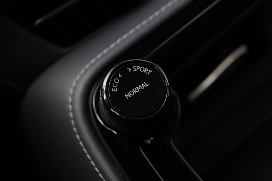 Lexus NX 350h / KEYLESS / ACC / CAMERA / CARPLAY / ALCANTARA