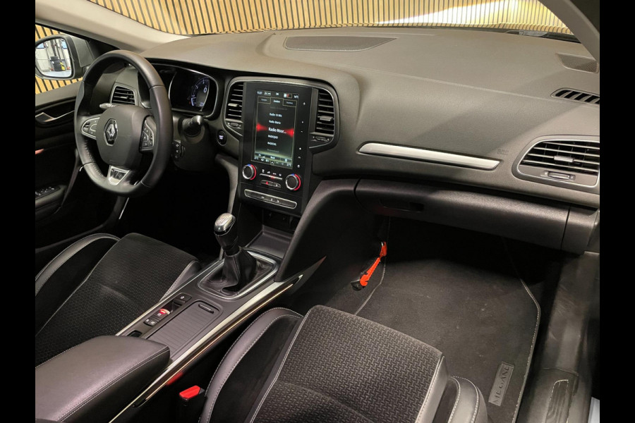 Renault Mégane 1.3 TCe GT-Line|140PK|BLACK EDITION|LEDER/ALCANTARA|NAVIGATIE|APPLE CARPLAY|CAMERA|BLUETOOTH|CRUISE+CLIMATE CONTROL