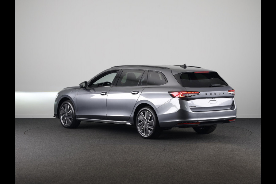 Škoda Superb Combi Sportline Business PHEV 1.5 TSI 204 pk 6 versn. DSG | Panoramadak | Trekhaak wegklapbaar