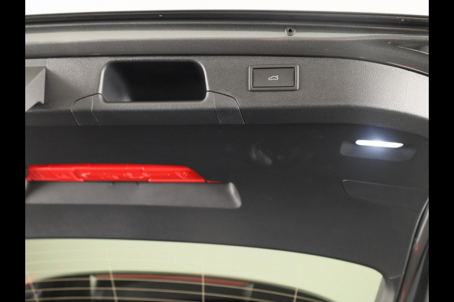 Škoda Superb Combi Sportline Business PHEV 1.5 TSI 204 pk 6 versn. DSG | Panoramadak | Trekhaak wegklapbaar