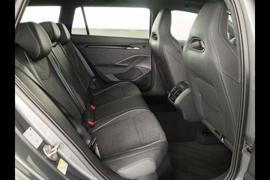 Škoda Superb Combi Sportline Business PHEV 1.5 TSI 204 pk 6 versn. DSG | Panoramadak | Trekhaak wegklapbaar
