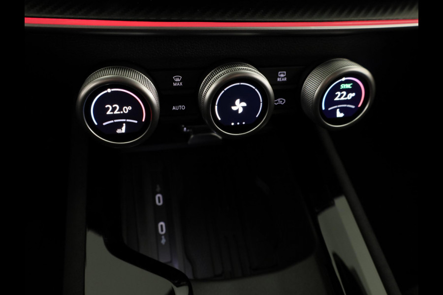 Škoda Superb Combi Sportline Business PHEV 1.5 TSI 204 pk 6 versn. DSG | Panoramadak | Trekhaak wegklapbaar