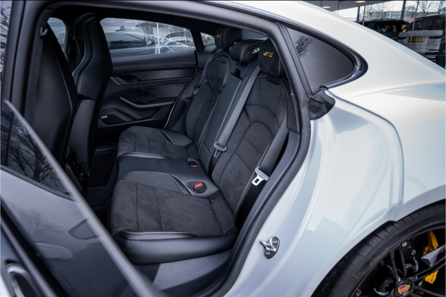 Porsche Taycan GTS 93 kWh ** PCCB ** PDLS+ ** HUD ** Panodak ** Sport Design Carbon ** 4WS NP 190K ** Rijbereik tot 504km (WLTP)