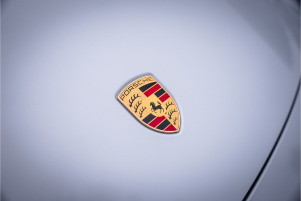 Porsche Taycan GTS 93 kWh ** PCCB ** PDLS+ ** HUD ** Panodak ** Sport Design Carbon ** 4WS NP 190K ** Rijbereik tot 504km (WLTP)