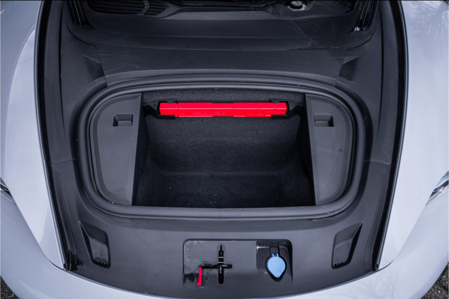 Porsche Taycan GTS 93 kWh ** PCCB ** PDLS+ ** HUD ** Panodak ** Sport Design Carbon ** 4WS NP 190K ** Rijbereik tot 504km (WLTP)