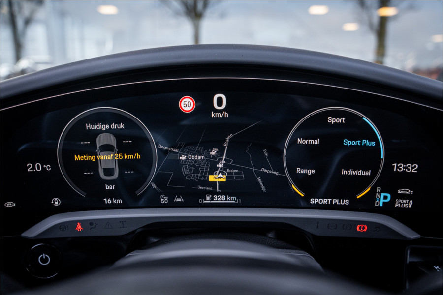 Porsche Taycan GTS 93 kWh ** PCCB ** PDLS+ ** HUD ** Panodak ** Sport Design Carbon ** 4WS NP 190K ** Rijbereik tot 504km (WLTP)