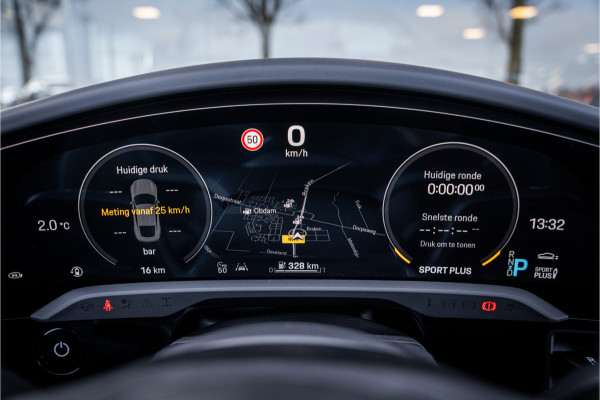 Porsche Taycan GTS 93 kWh ** PCCB ** PDLS+ ** HUD ** Panodak ** Sport Design Carbon ** 4WS NP 190K ** Rijbereik tot 504km (WLTP)