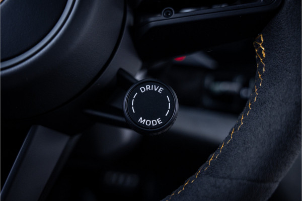 Porsche Taycan GTS 93 kWh ** PCCB ** PDLS+ ** HUD ** Panodak ** Sport Design Carbon ** 4WS NP 190K ** Rijbereik tot 504km (WLTP)