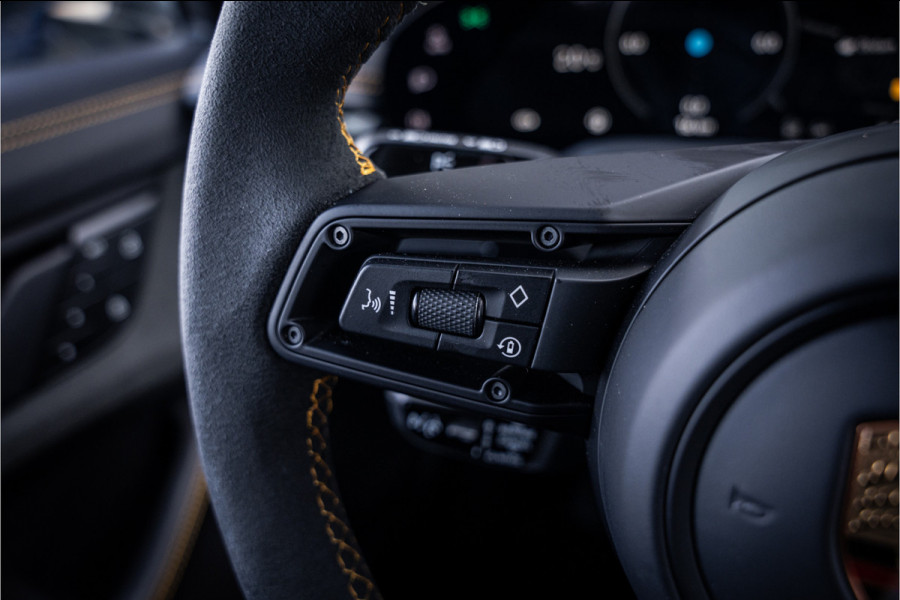 Porsche Taycan GTS 93 kWh ** PCCB ** PDLS+ ** HUD ** Panodak ** Sport Design Carbon ** 4WS NP 190K ** Rijbereik tot 504km (WLTP)