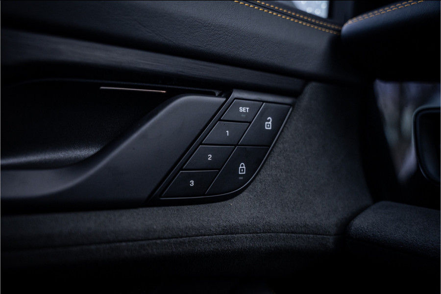 Porsche Taycan GTS 93 kWh ** PCCB ** PDLS+ ** HUD ** Panodak ** Sport Design Carbon ** 4WS NP 190K ** Rijbereik tot 504km (WLTP)