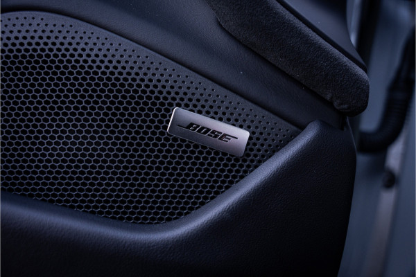 Porsche Taycan GTS 93 kWh ** PCCB ** PDLS+ ** HUD ** Panodak ** Sport Design Carbon ** 4WS NP 190K ** Rijbereik tot 504km (WLTP)