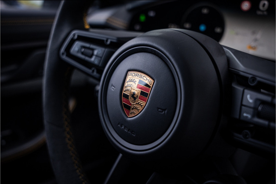 Porsche Taycan GTS 93 kWh ** PCCB ** PDLS+ ** HUD ** Panodak ** Sport Design Carbon ** 4WS NP 190K ** Rijbereik tot 504km (WLTP)