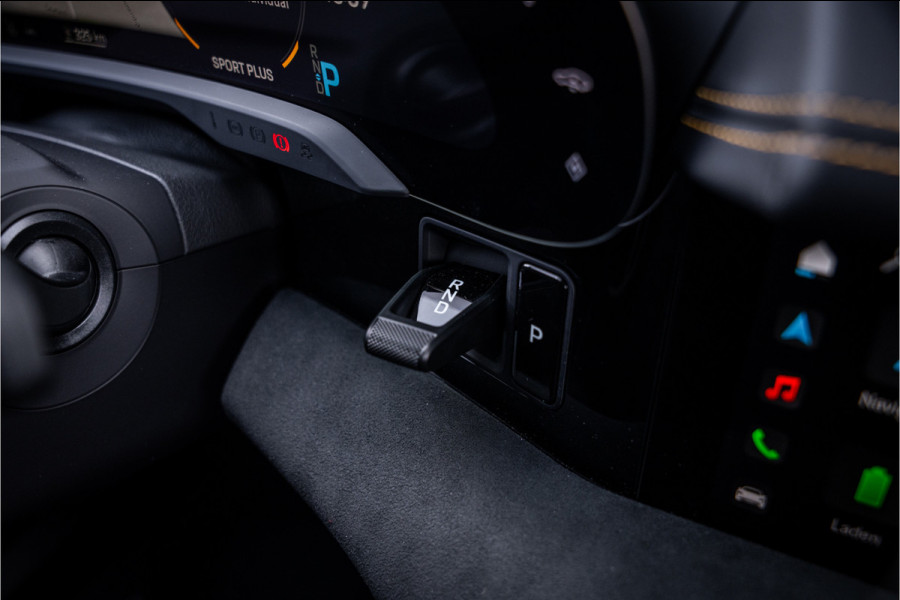 Porsche Taycan GTS 93 kWh ** PCCB ** PDLS+ ** HUD ** Panodak ** Sport Design Carbon ** 4WS NP 190K ** Rijbereik tot 504km (WLTP)