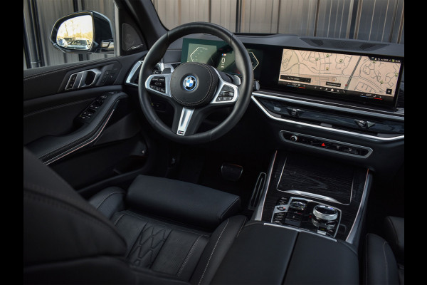 BMW X5 xDrive50e 490pk M Sport Pro | Panorama dak | Luchtvering | Comfort Access | Soft Close | Trekhaak | Shadowline Lights | Comfort Seats | 4-Zone Climate | Driving Assistant Prof. | Harman/Kardon | Ambient Ai